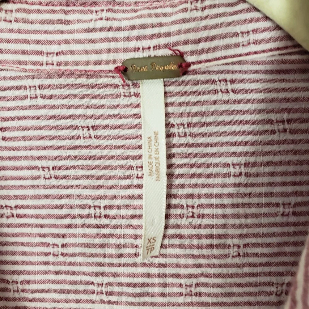 Free People Size XS Crinkle Gauze Button Up Mauve Pink Stripe Cotton Coastal XS
